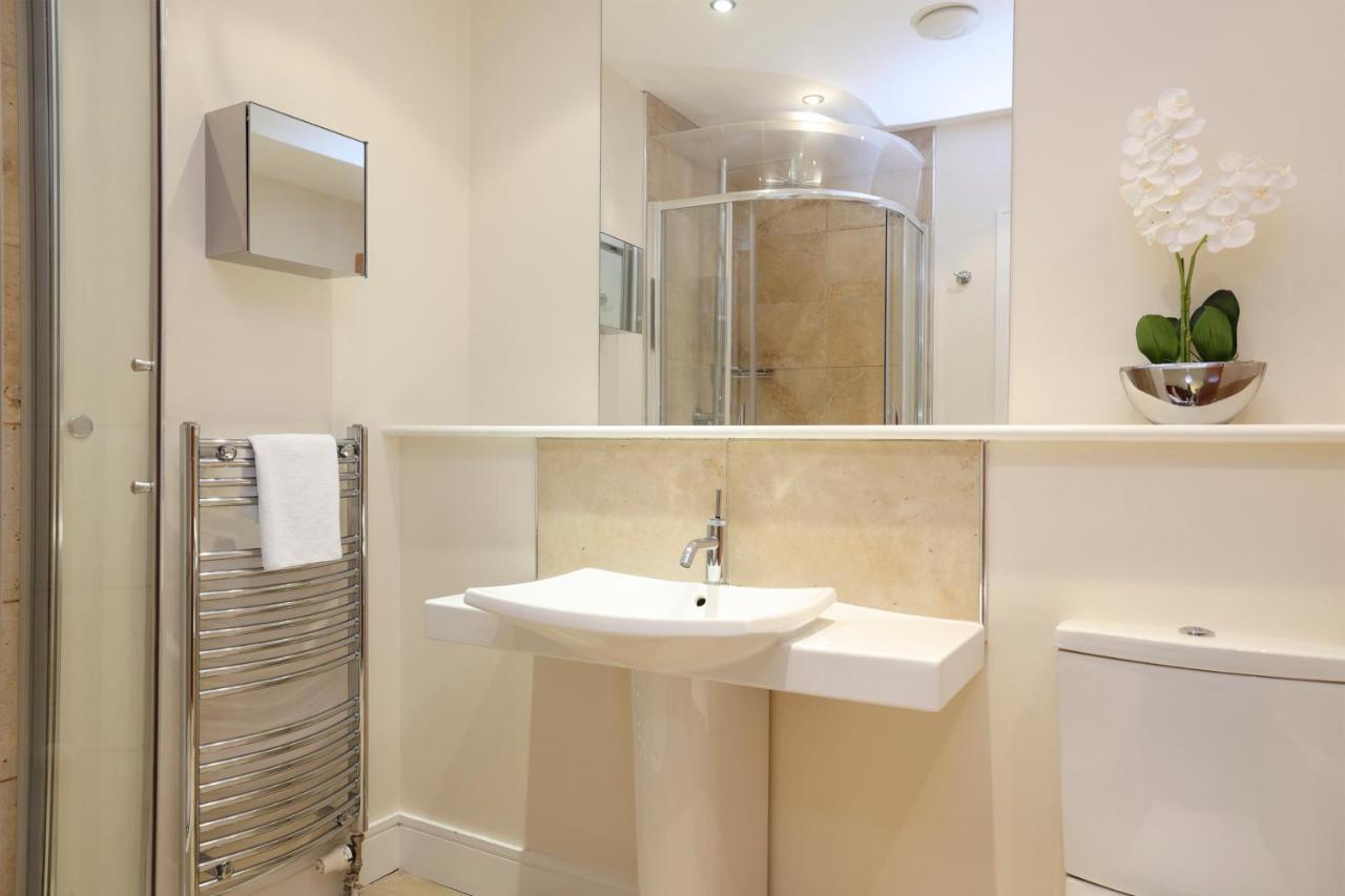 Joivy Spacious 2 Bed,2 Bath Flat, Free Parking And Rooftop Terrace EDI Buitenkant foto