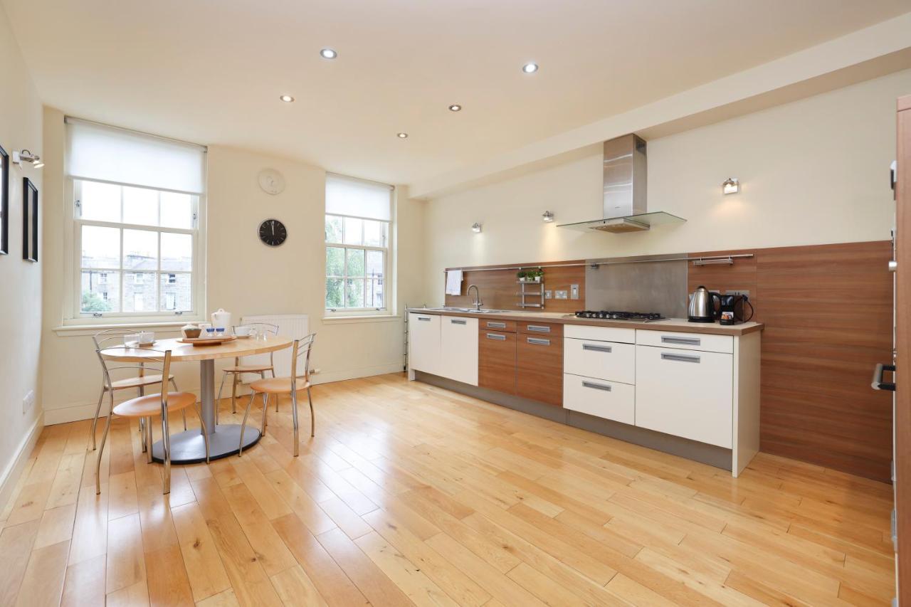 Joivy Spacious 2 Bed,2 Bath Flat, Free Parking And Rooftop Terrace EDI Buitenkant foto