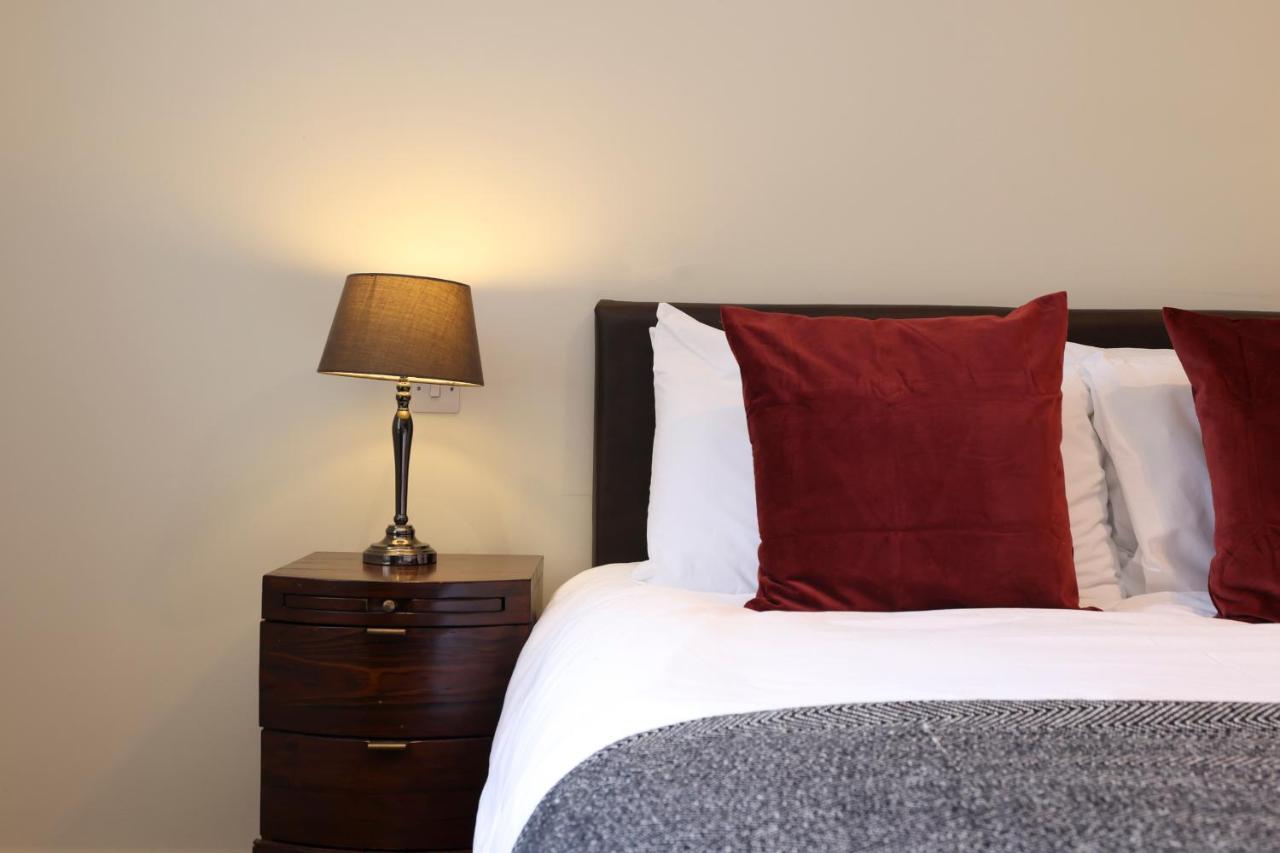 Joivy Spacious 2 Bed,2 Bath Flat, Free Parking And Rooftop Terrace EDI Buitenkant foto
