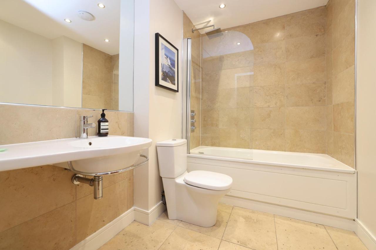 Joivy Spacious 2 Bed,2 Bath Flat, Free Parking And Rooftop Terrace EDI Buitenkant foto